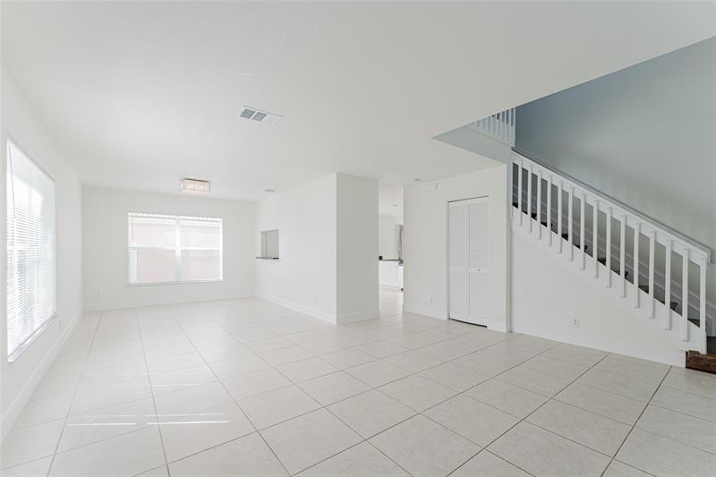 Image 7 of 42 For 10646 Lake Oak Way