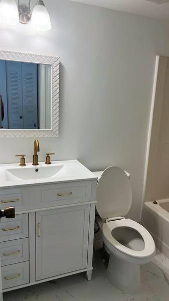 Image 13 of 28 For 6796 Palmetto Cir  202