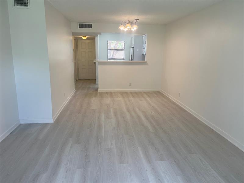 Image 18 of 28 For 6796 Palmetto Cir  202