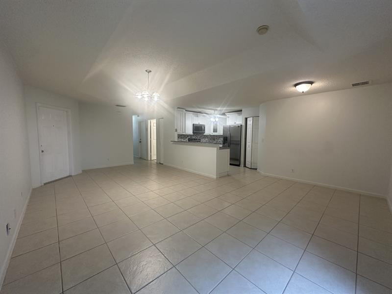 Image 7 of 19 For 3427 Commodore Ct