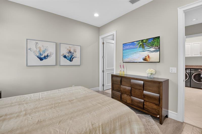 Image 32 of 80 For 9294 Biaggio Rd
