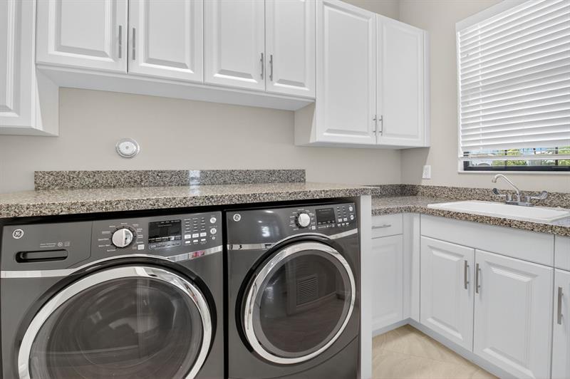 Image 34 of 80 For 9294 Biaggio Rd
