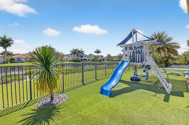 Image 65 of 80 For 9294 Biaggio Rd