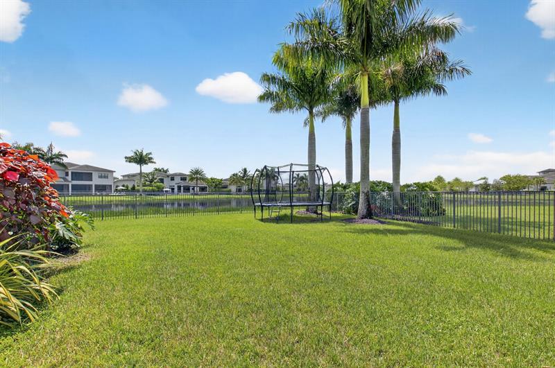 Image 66 of 80 For 9294 Biaggio Rd