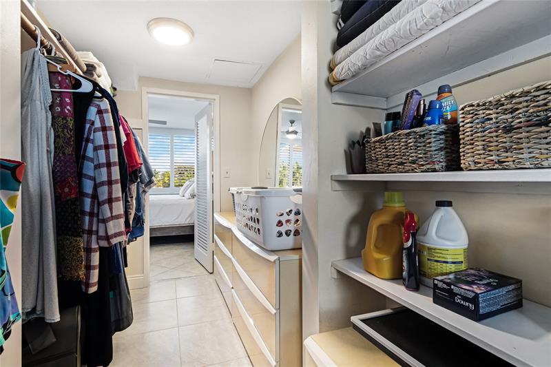 Image 18 of 30 For 180 Isle Of Venice Dr  432