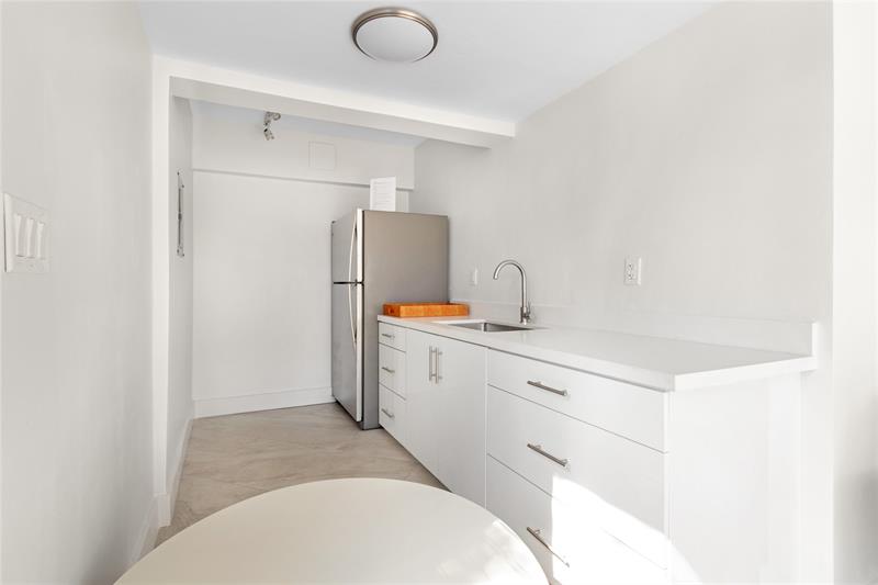 Image 26 of 30 For 180 Isle Of Venice Dr  432