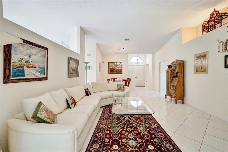 Image 10 of 33 For 8860 Boatswain Dr