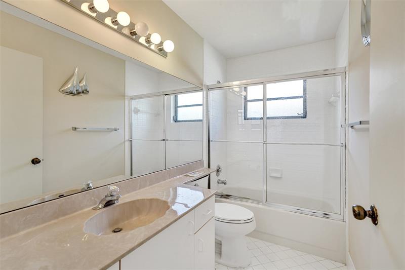 Image 30 of 33 For 8860 Boatswain Dr