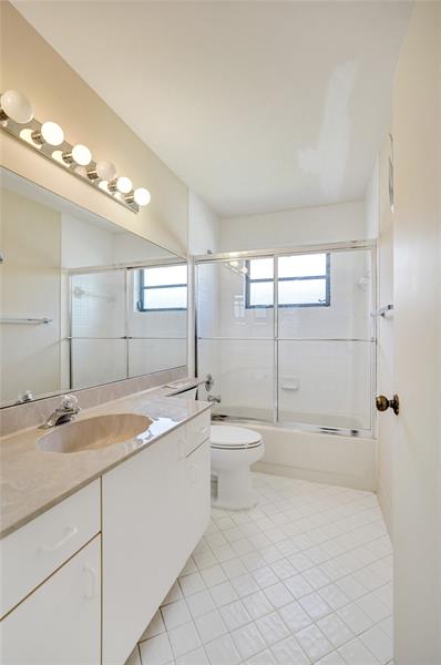 Image 31 of 33 For 8860 Boatswain Dr