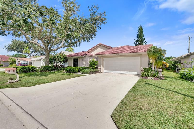Image 4 of 33 For 8860 Boatswain Dr