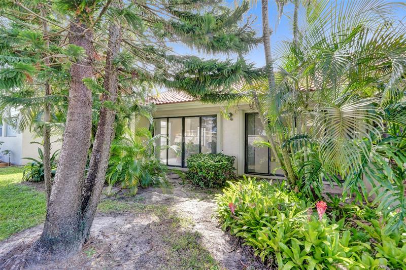 Image 5 of 33 For 8860 Boatswain Dr