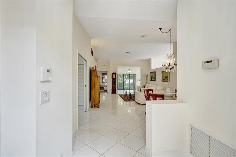 Image 6 of 33 For 8860 Boatswain Dr