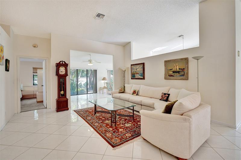 Image 8 of 33 For 8860 Boatswain Dr