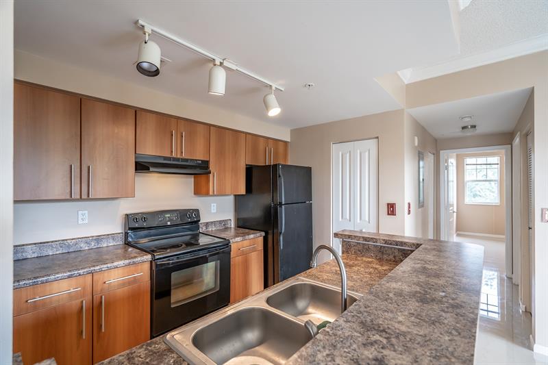 Image 7 of 14 For 5800 Sample Rd  308