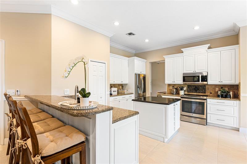 Image 13 of 57 For 2527 Montclaire Cir
