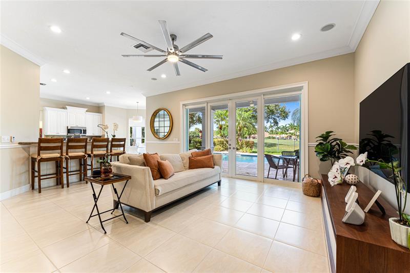 Image 16 of 57 For 2527 Montclaire Cir