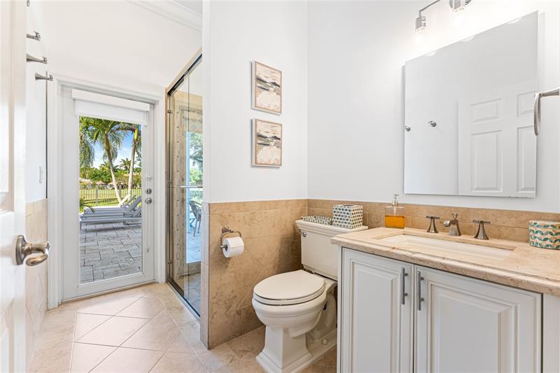 Image 21 of 57 For 2527 Montclaire Cir