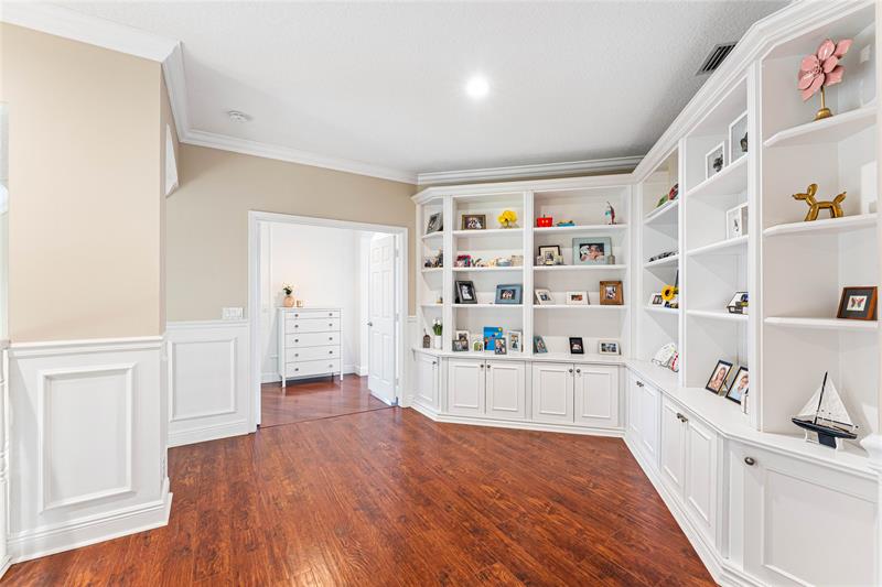 Image 23 of 57 For 2527 Montclaire Cir