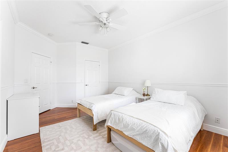Image 25 of 57 For 2527 Montclaire Cir