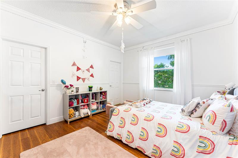Image 29 of 57 For 2527 Montclaire Cir