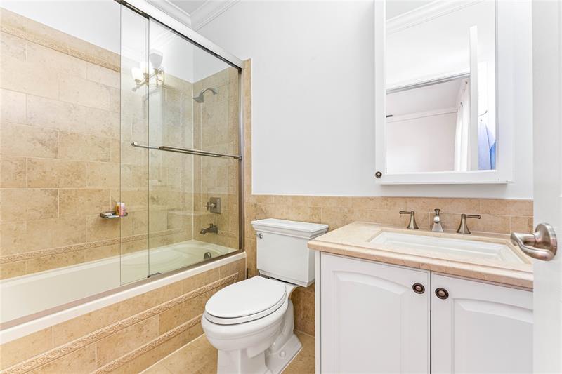 Image 30 of 57 For 2527 Montclaire Cir