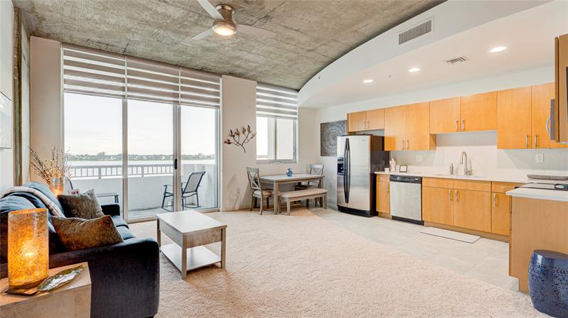Image 11 of 31 For 300 Australian Ave  408