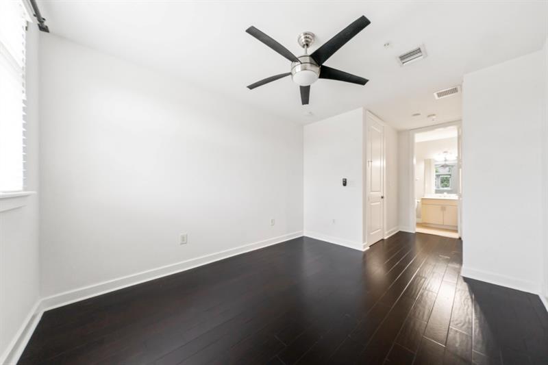 Image 20 of 52 For 61 Isle Of Venice Dr