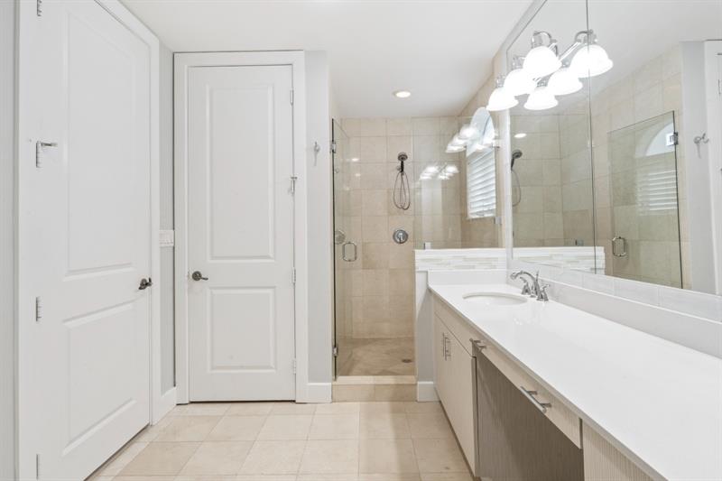 Image 23 of 52 For 61 Isle Of Venice Dr