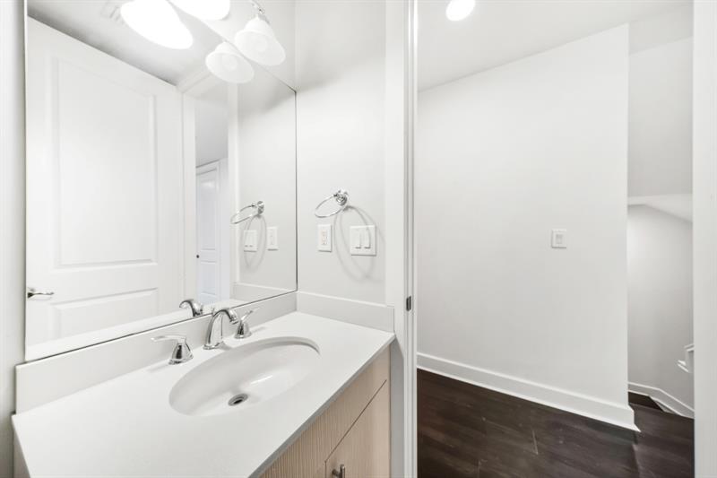 Image 25 of 52 For 61 Isle Of Venice Dr