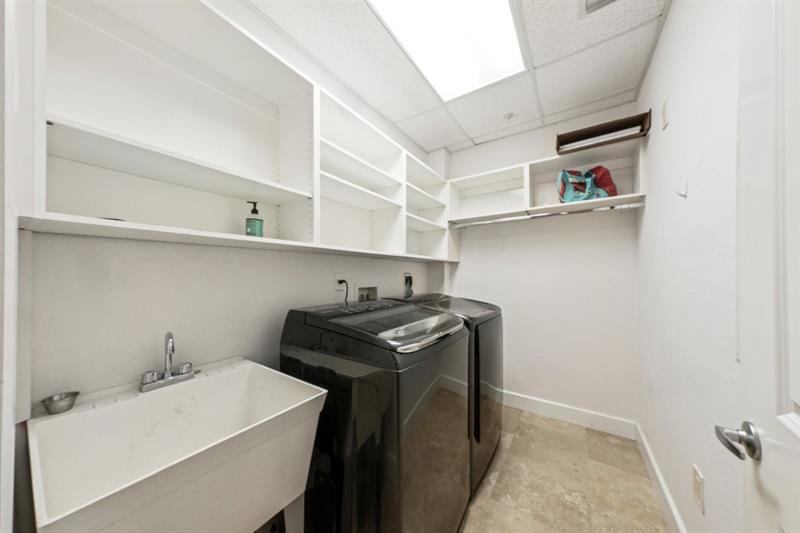 Image 30 of 52 For 61 Isle Of Venice Dr