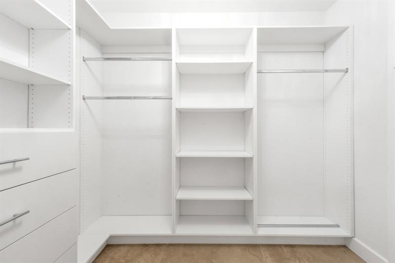 Image 34 of 52 For 61 Isle Of Venice Dr