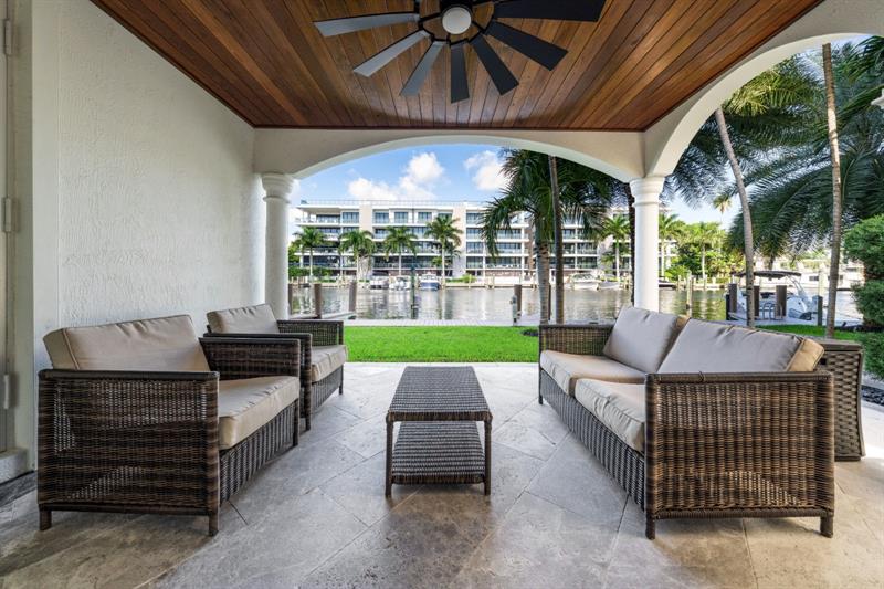 Image 39 of 52 For 61 Isle Of Venice Dr