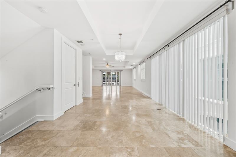 Image 4 of 52 For 61 Isle Of Venice Dr