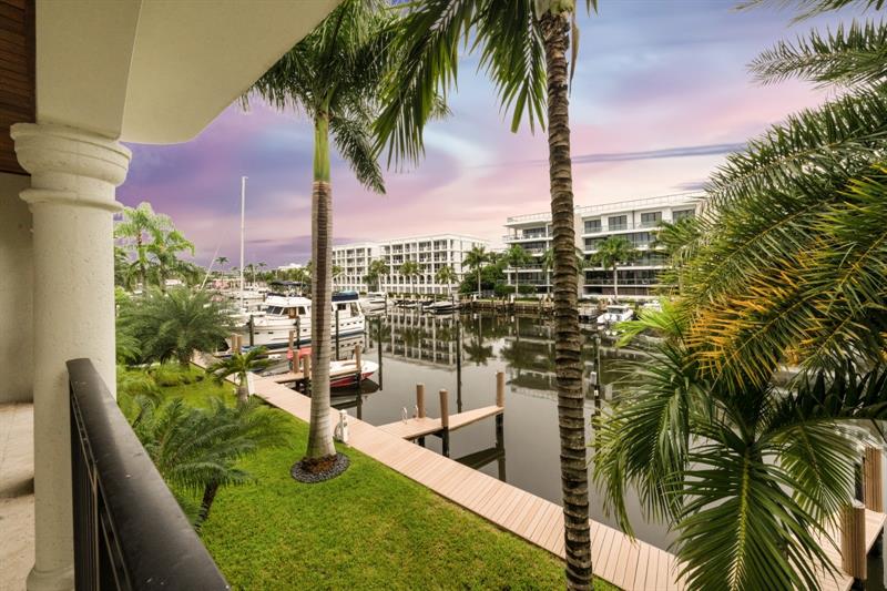 Image 43 of 52 For 61 Isle Of Venice Dr