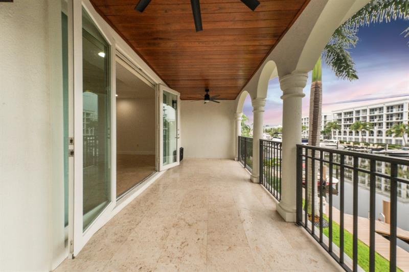 Image 48 of 52 For 61 Isle Of Venice Dr