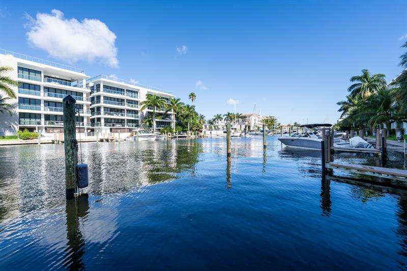 Image 51 of 52 For 61 Isle Of Venice Dr