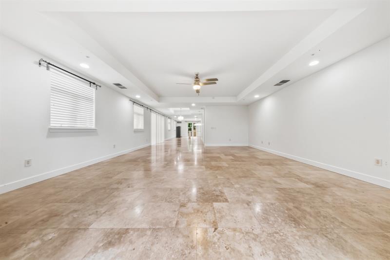 Image 7 of 52 For 61 Isle Of Venice Dr