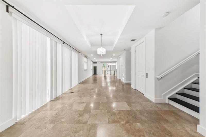 Image 9 of 52 For 61 Isle Of Venice Dr