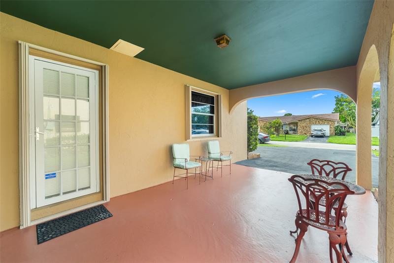Image 4 of 32 For 8939 27th St