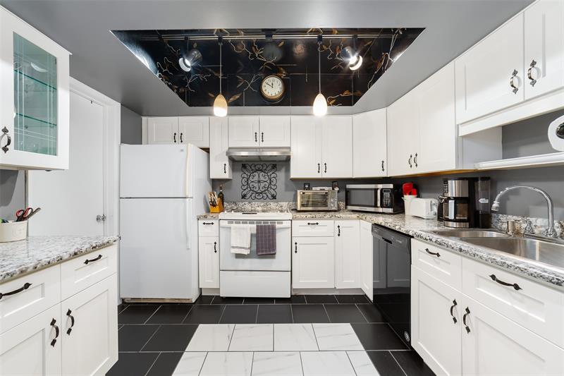 Image 7 of 32 For 8939 27th St