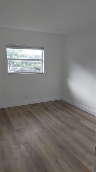 Image 6 of 7 For 1429 9th St  9