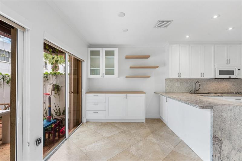 Image 11 of 52 For 9401 77th Ct  9401