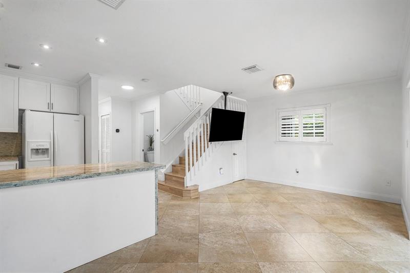 Image 13 of 52 For 9401 77th Ct  9401
