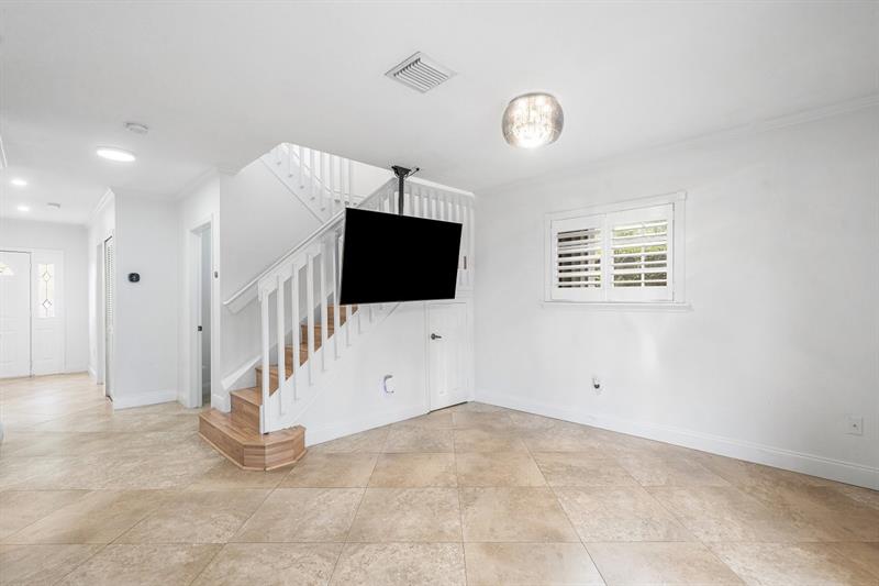 Image 14 of 52 For 9401 77th Ct  9401