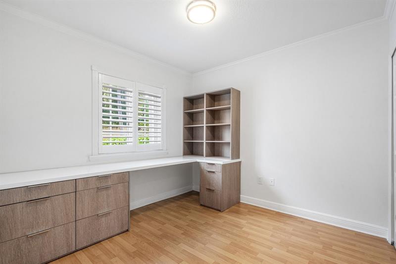 Image 17 of 52 For 9401 77th Ct  9401
