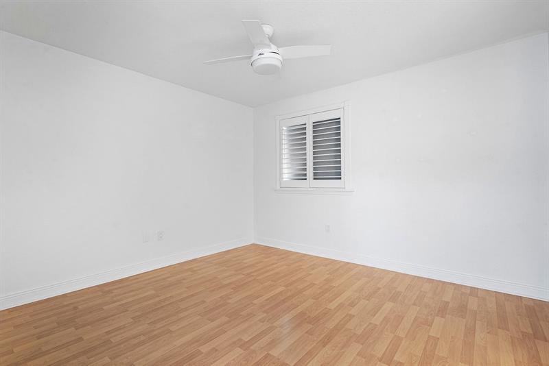 Image 19 of 52 For 9401 77th Ct  9401