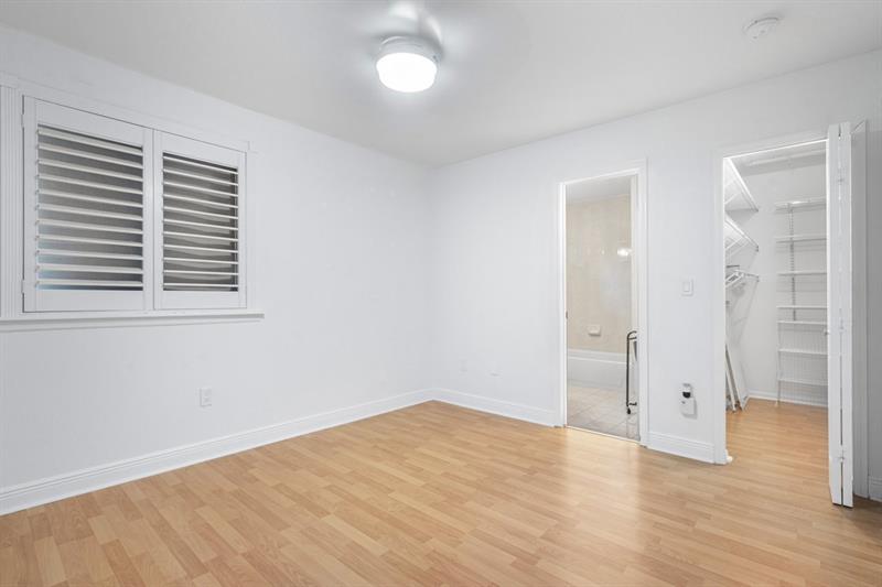 Image 21 of 52 For 9401 77th Ct  9401