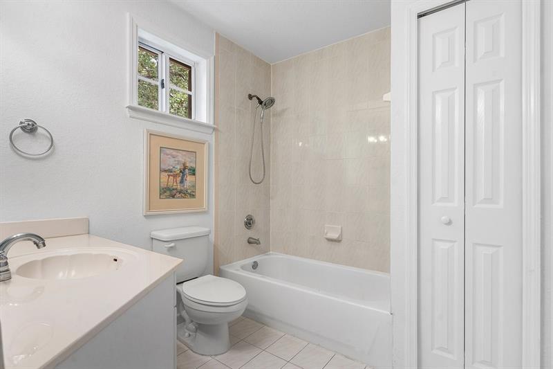Image 22 of 52 For 9401 77th Ct  9401