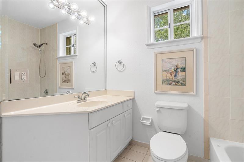 Image 23 of 52 For 9401 77th Ct  9401