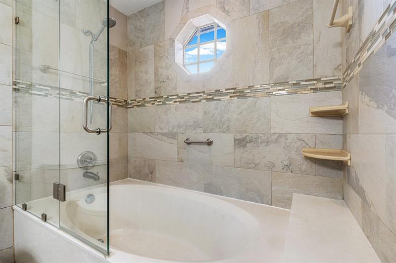 Image 29 of 52 For 9401 77th Ct  9401